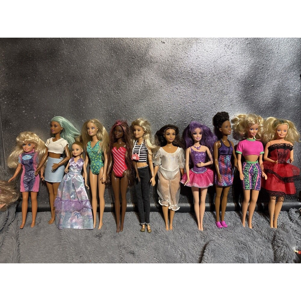 Mattel Barbie Lot 11 Barbies Dolls Dressed Clothes Dressed Vintage Modern Mix